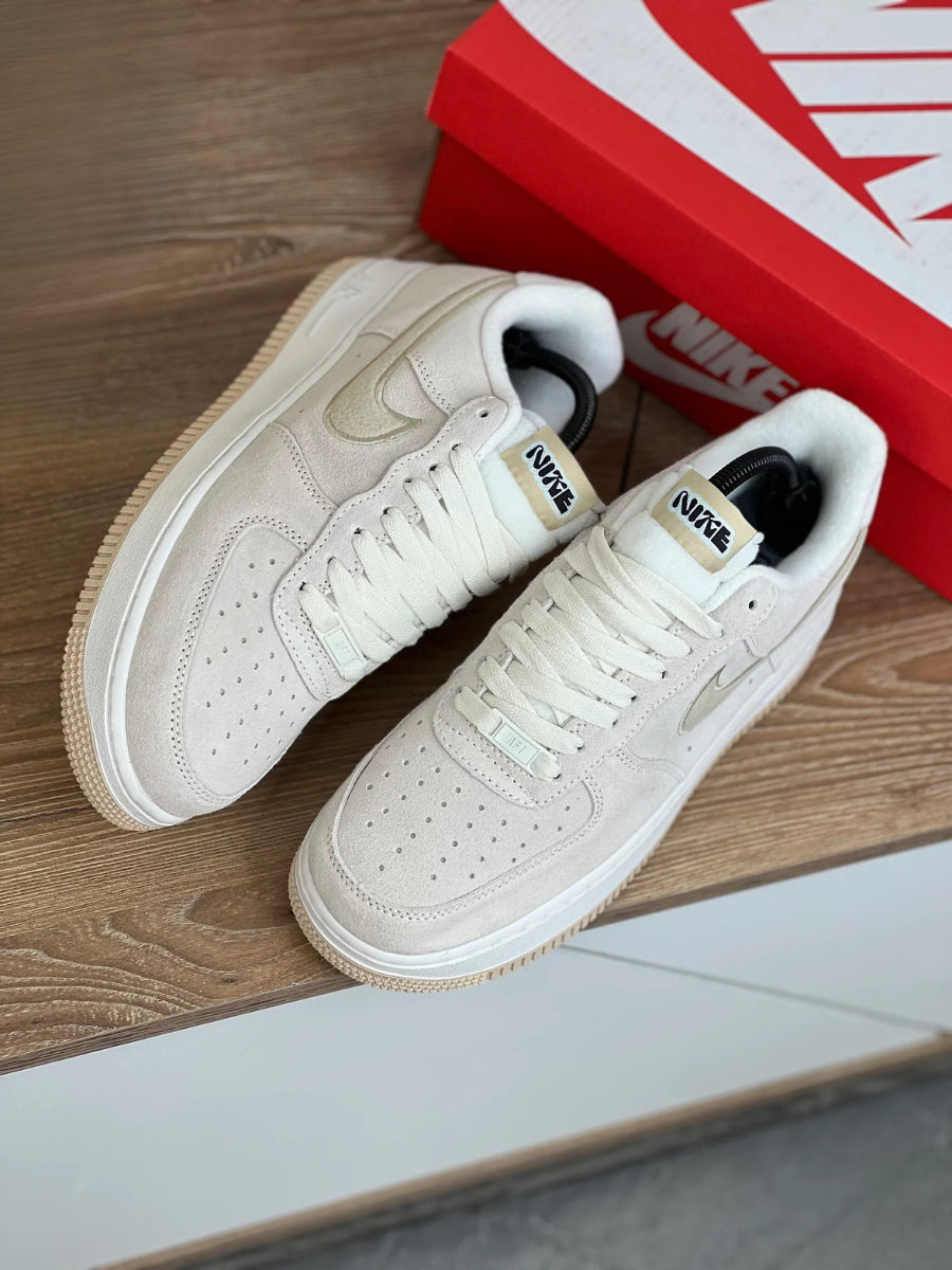 Nike Air Force Dama Gamuza