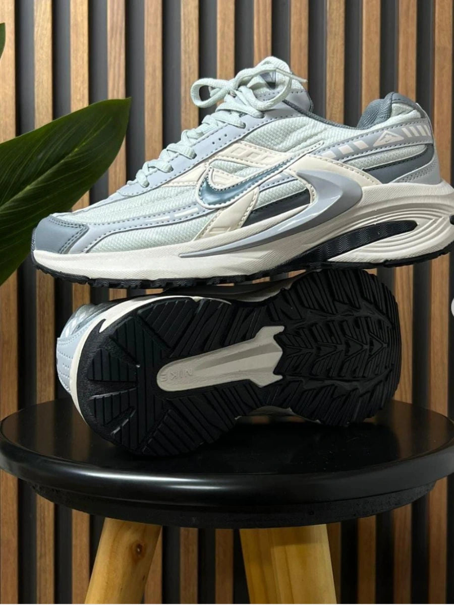 Nike Initiator