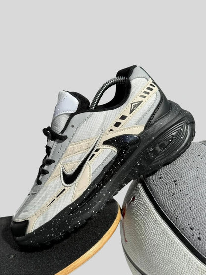 Nike Initiator