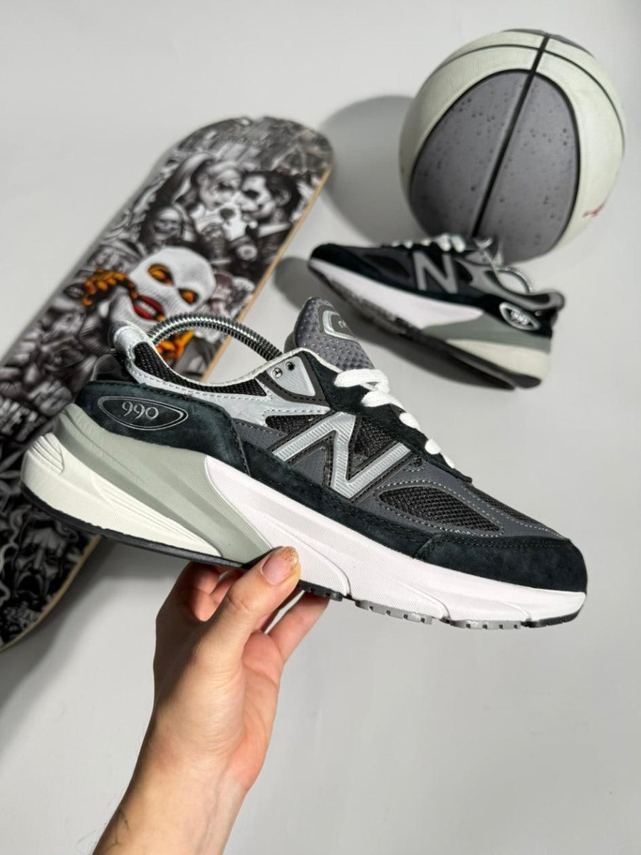 New Balance black and grey