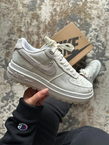 Nike Air Force One Luxe